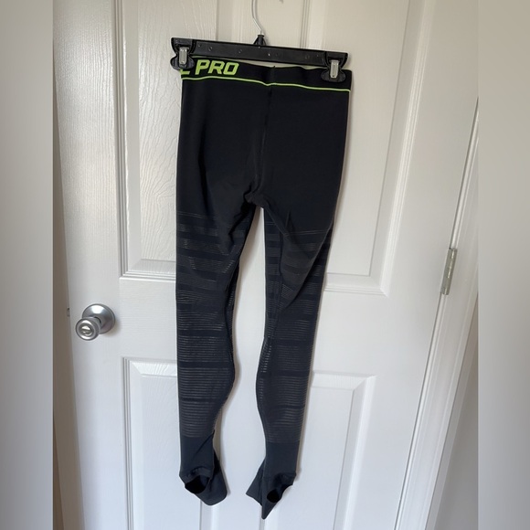 Nike Black Performance Leggings with Elastic Waistband - Picture 11 of 13